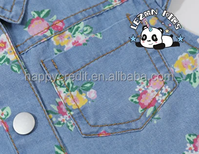 LEZONKIDS - Conjunto de roupas de verão para meninas com estampa personalizada, manga voada, shorts de jeans florais, duas peças